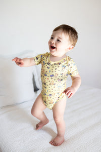 Winnie-the-Pooh Onesie/Bodysuit
